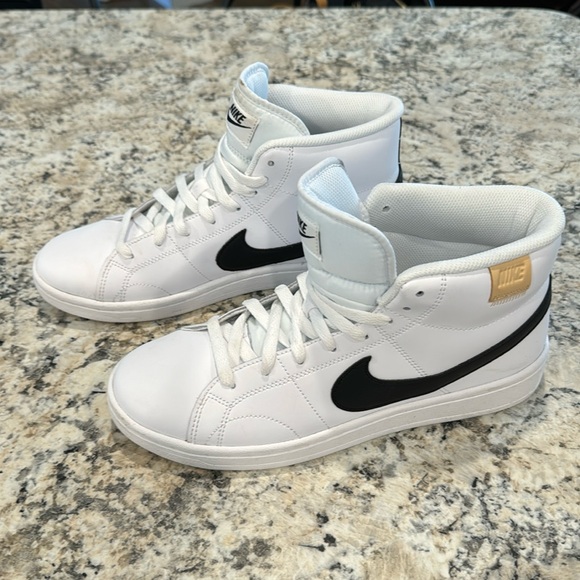 Nike Shoes - Worn Once Nike Court Royal 2 Mens 8 Women 9.5
